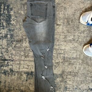 Distressed Gray Women's Jeans